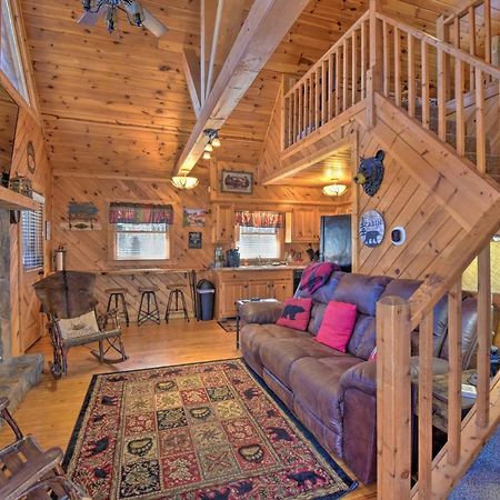 Helen Cabin With Deck And Hot Tub Less Than Half Mi To Main St Zewnętrze zdjęcie