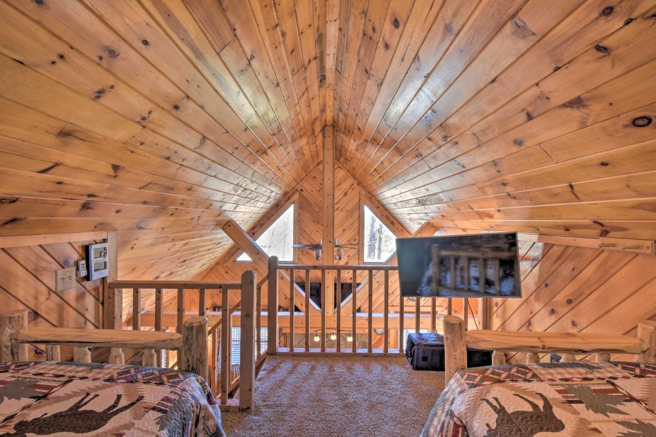 Helen Cabin With Deck And Hot Tub Less Than Half Mi To Main St Zewnętrze zdjęcie